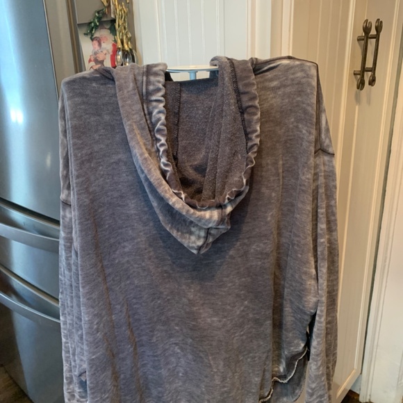 Urban Outfitters oversized‎ hoodie . Light grey distressed - Picture 4 of 5